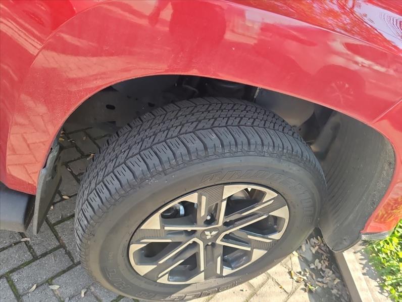 Mitsubishi-L200 TRITON-2.4 16V Turbo Sport Hpe-s CD 4X4