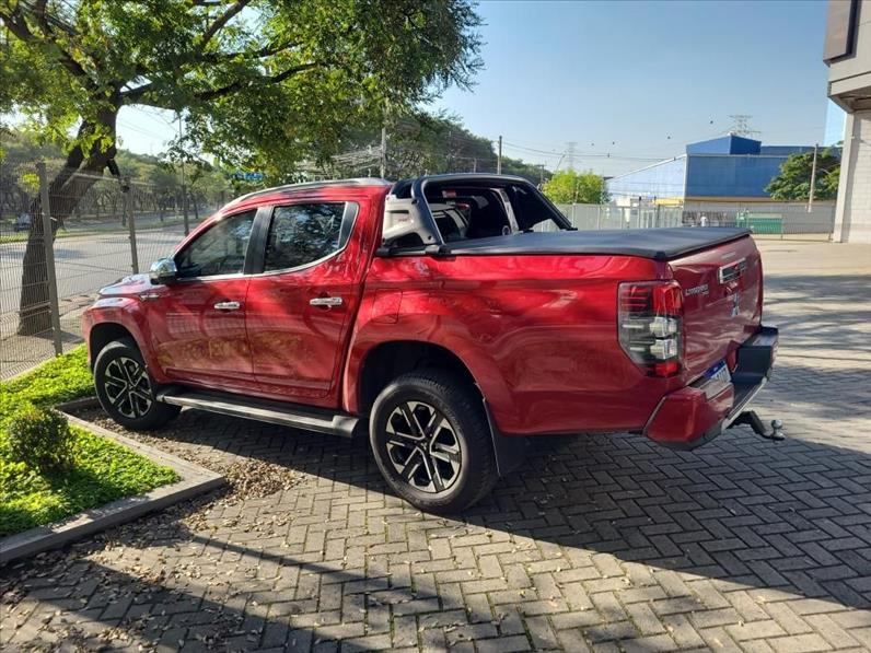 Mitsubishi-L200 TRITON-2.4 16V Turbo Sport Hpe-s CD 4X4