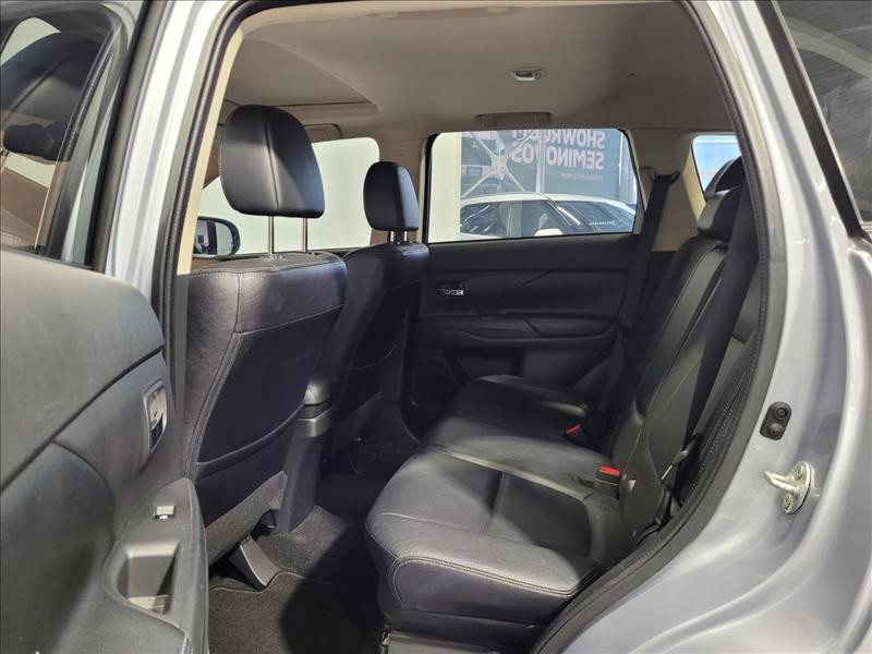Mitsubishi-OUTLANDER-2.0 16V