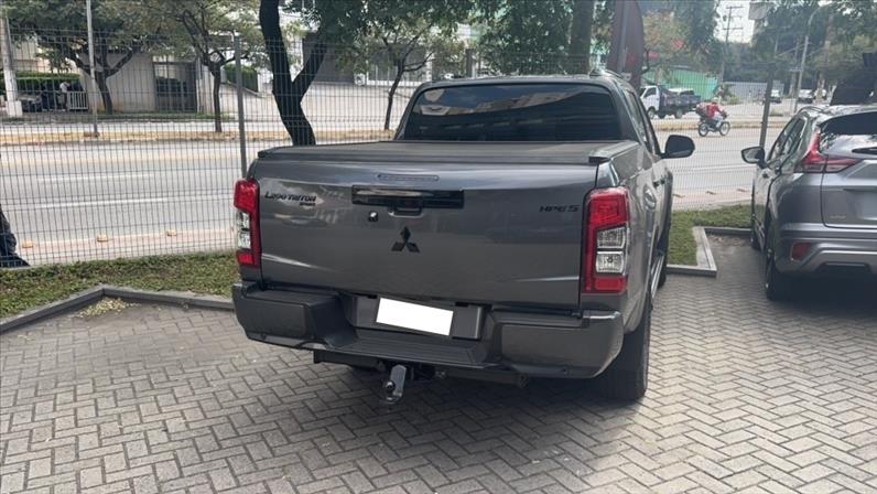 Mitsubishi-L200 TRITON-2.4 16V Turbo Sport Hpe-s CD 4X4