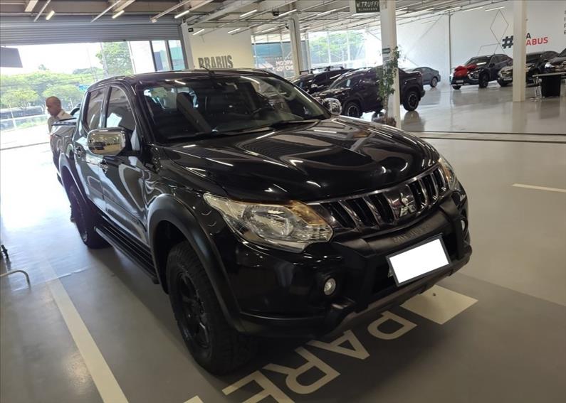 Mitsubishi-L200 TRITON-2.4 16V Turbo Outdoor HPE CD 4X4