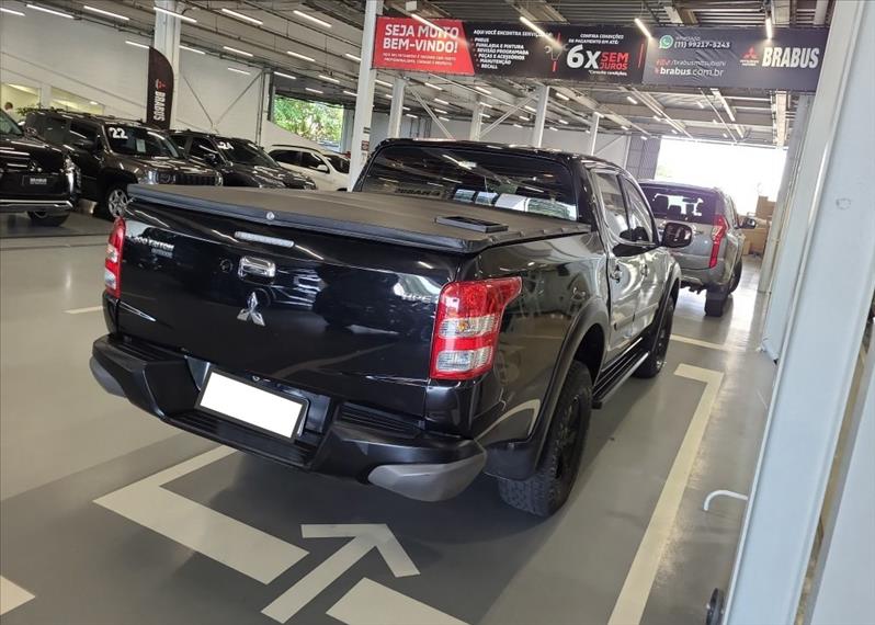 Mitsubishi-L200 TRITON-2.4 16V Turbo Outdoor HPE CD 4X4