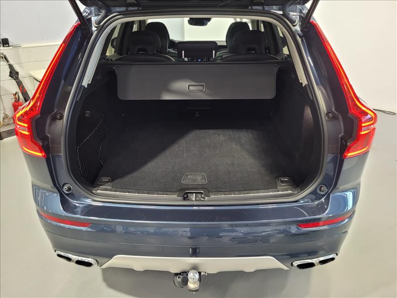 Volvo-XC60-2.0 T5 Momentum AWD Geartronic