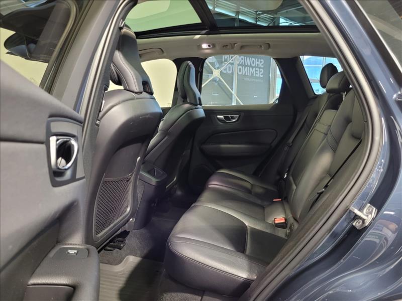 Volvo-XC60-2.0 T5 Momentum AWD Geartronic