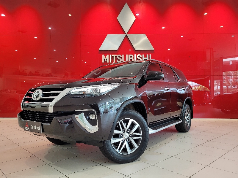 HILUX SW4 2.8 SRX 4X4 7 Lugares 16V Turbo Intercooler HILUX SW4 2.8 SRX 4X4 7 Lugares 16V Turbo Intercooler