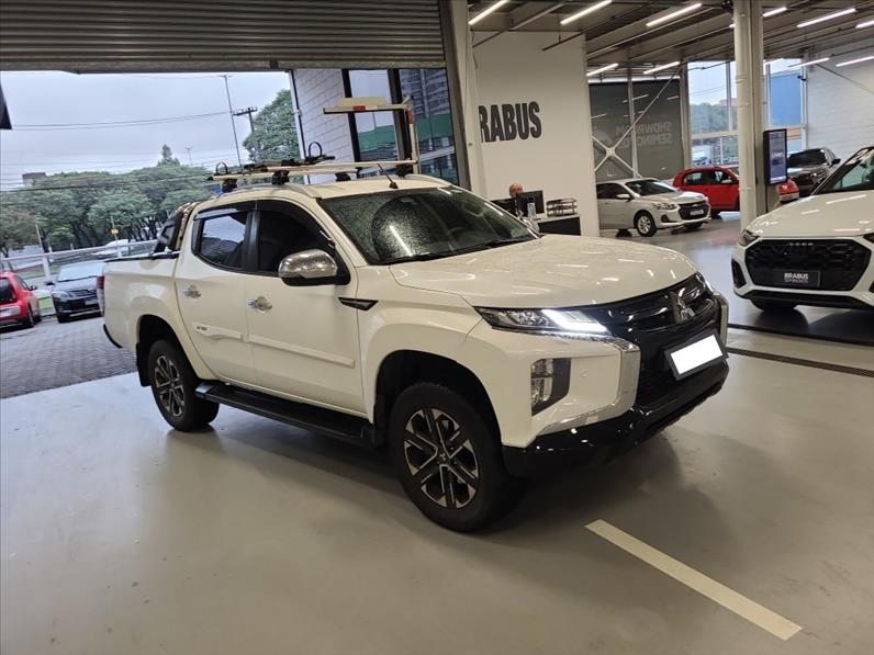 Mitsubishi-L200 TRITON-2.4 16V Turbo Sport Hpe-s CD 4X4