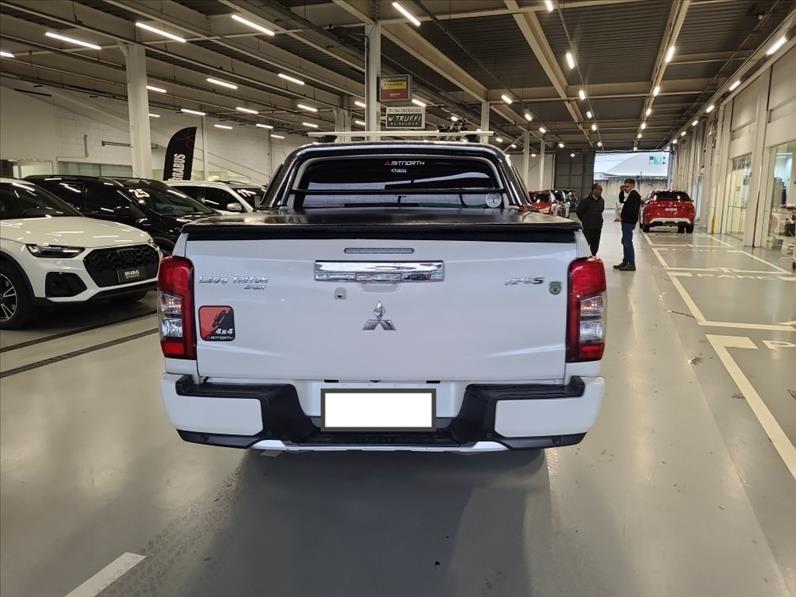 Mitsubishi-L200 TRITON-2.4 16V Turbo Sport Hpe-s CD 4X4