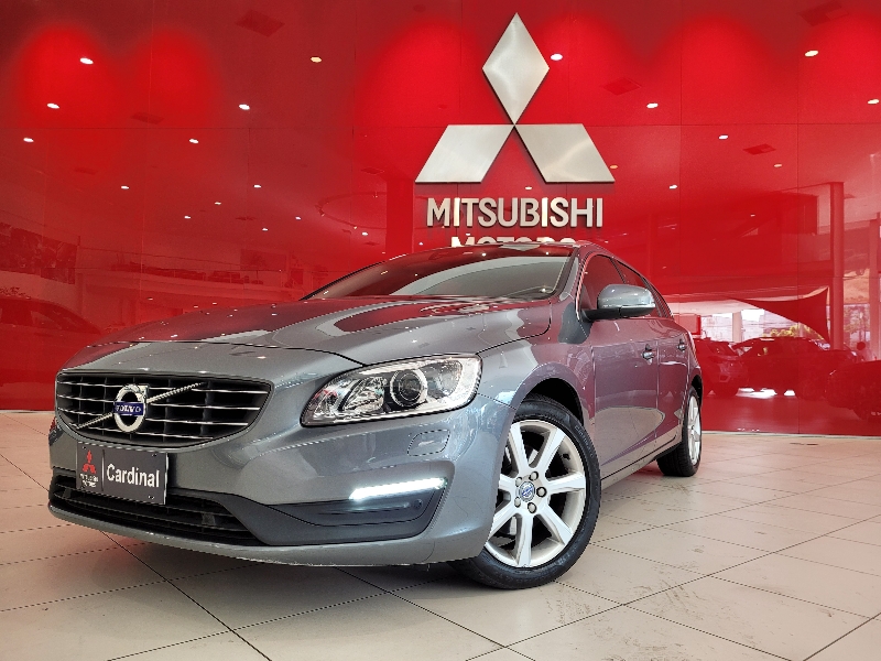 V60 2.0 T4 Momentum V60 2.0 T4 Momentum