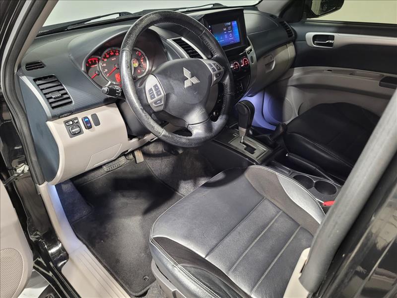 Mitsubishi-PAJERO-3.5 HPE 4X4 7 Lugares V6 24V