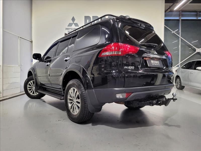 Mitsubishi-PAJERO-3.5 HPE 4X4 7 Lugares V6 24V