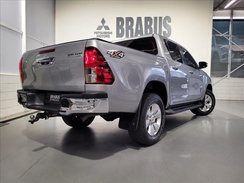 Toyota-HILUX-2.8 SR 4X4 CD 16V