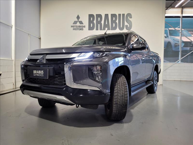 Mitsubishi-L200 TRITON-2.4 16V Turbo Sport Hpe-s CD 4X4