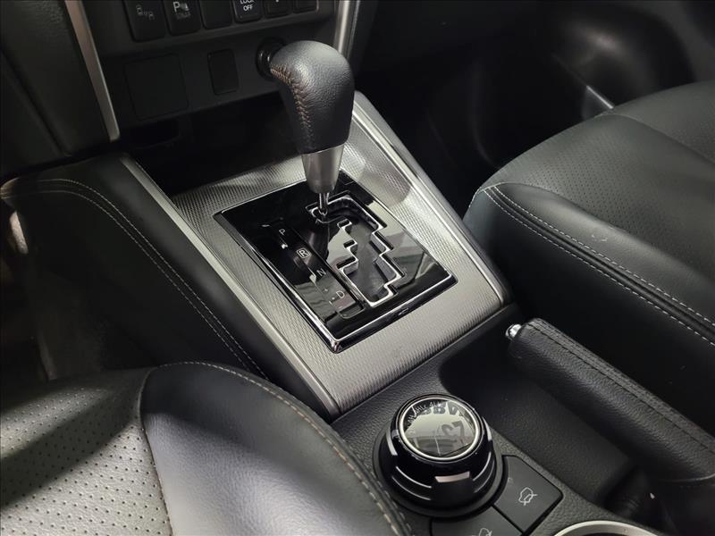 Mitsubishi-L200 TRITON-2.4 16V Turbo Sport Hpe-s CD 4X4