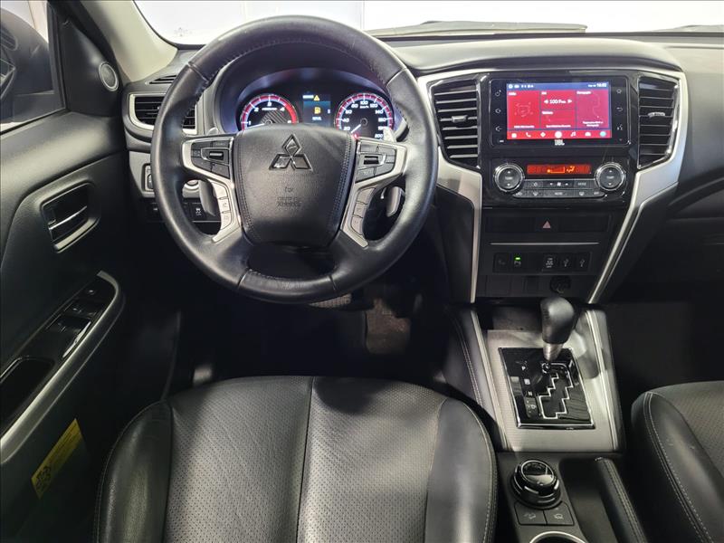 Mitsubishi-L200 TRITON-2.4 16V Turbo Sport Hpe-s CD 4X4