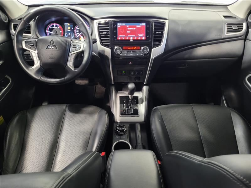 Mitsubishi-L200 TRITON-2.4 16V Turbo Sport Hpe-s CD 4X4
