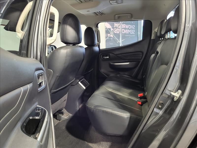 Mitsubishi-L200 TRITON-2.4 16V Turbo Sport Hpe-s CD 4X4