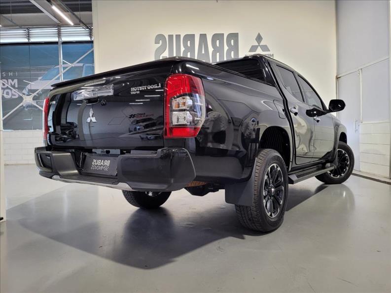 Mitsubishi-L200 TRITON-2.4 16V Turbo Sport HPE CD 4X4