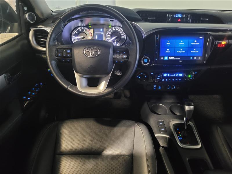 Toyota-HILUX-2.8 D-4d Turbo CD SRX 4X4