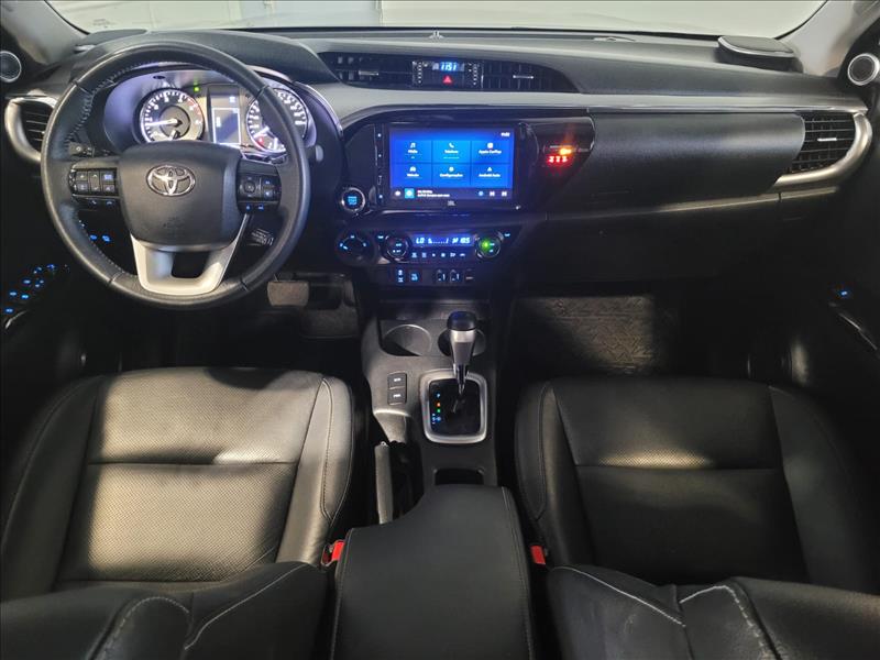 Toyota-HILUX-2.8 D-4d Turbo CD SRX 4X4