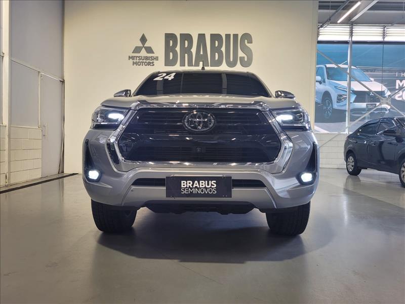 Toyota-HILUX-2.8 D-4d Turbo CD SRX 4X4