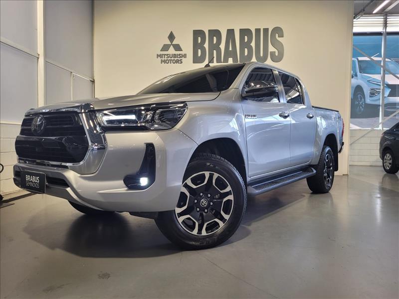 Toyota-HILUX-2.8 D-4d Turbo CD SRX 4X4