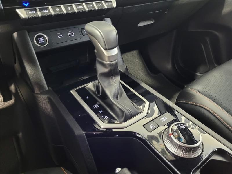 Mitsubishi-TRITON-2.4 Biturbo CD Katana 4X4