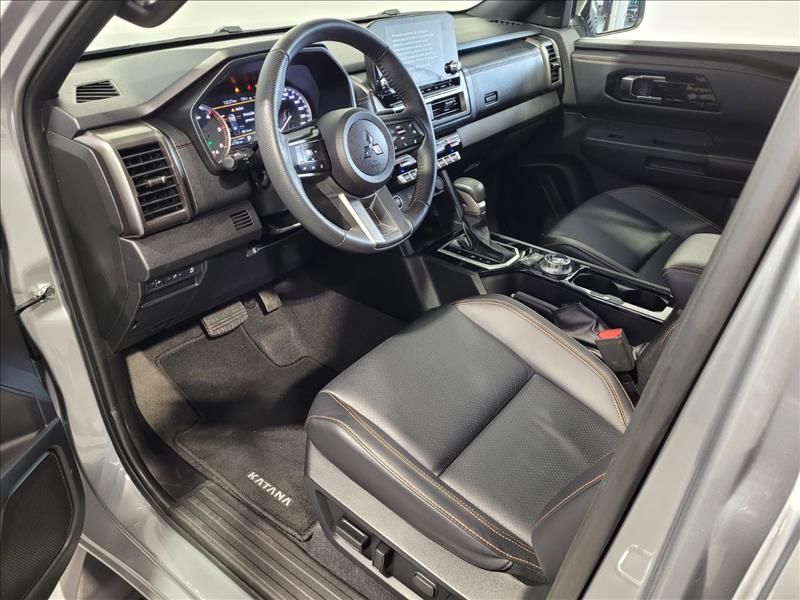 Mitsubishi-TRITON-2.4 Biturbo CD Katana 4X4