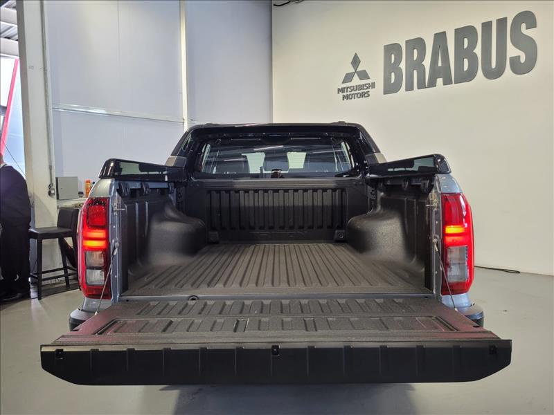 Mitsubishi-TRITON-2.4 Biturbo CD Katana 4X4