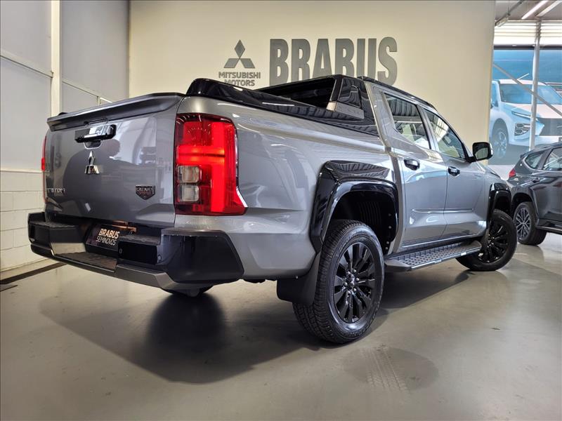Mitsubishi-TRITON-2.4 Biturbo CD Katana 4X4