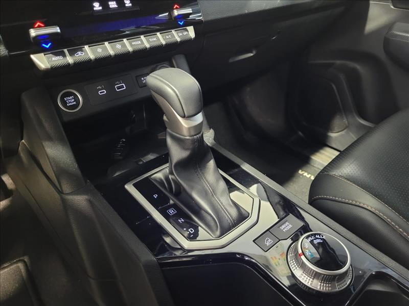 Mitsubishi-TRITON-2.4 Biturbo CD Katana 4X4