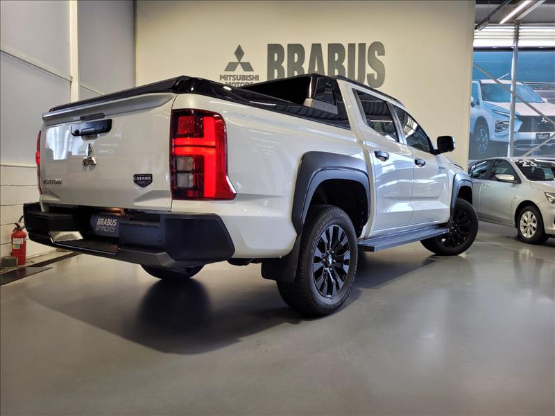 Mitsubishi-TRITON-2.4 Biturbo CD Katana 4X4