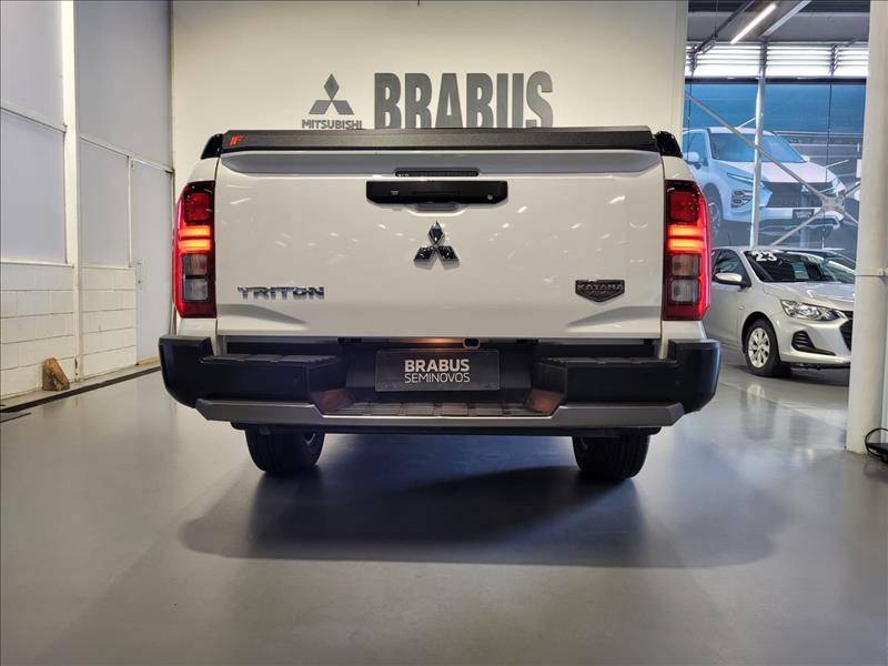 Mitsubishi-TRITON-2.4 Biturbo CD Katana 4X4