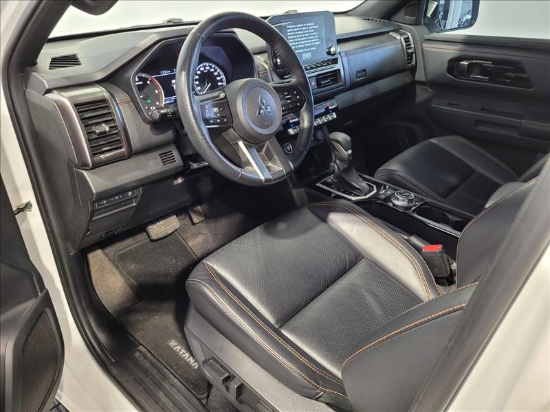 Mitsubishi-TRITON-2.4 Biturbo CD Katana 4X4