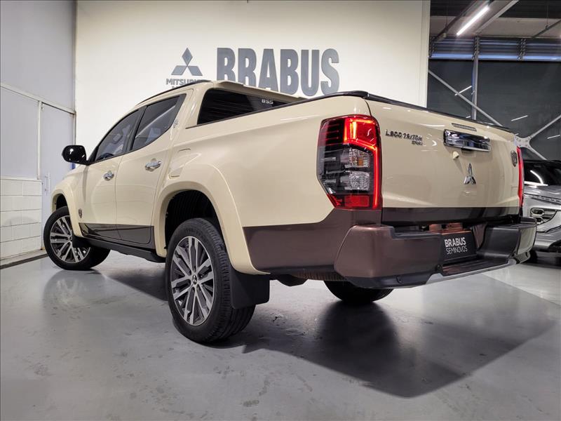 Mitsubishi-L200 TRITON-2.4 16V Turbo Sport Hpe-s Terra CD 4X4