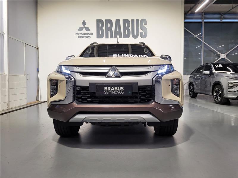 Mitsubishi-L200 TRITON-2.4 16V Turbo Sport Hpe-s Terra CD 4X4