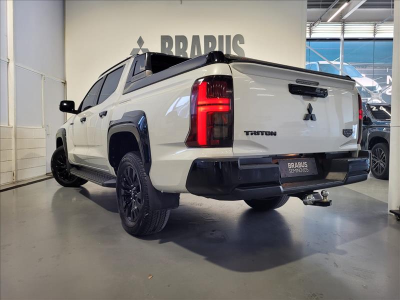 Mitsubishi-TRITON-2.4 Biturbo CD Katana 4X4