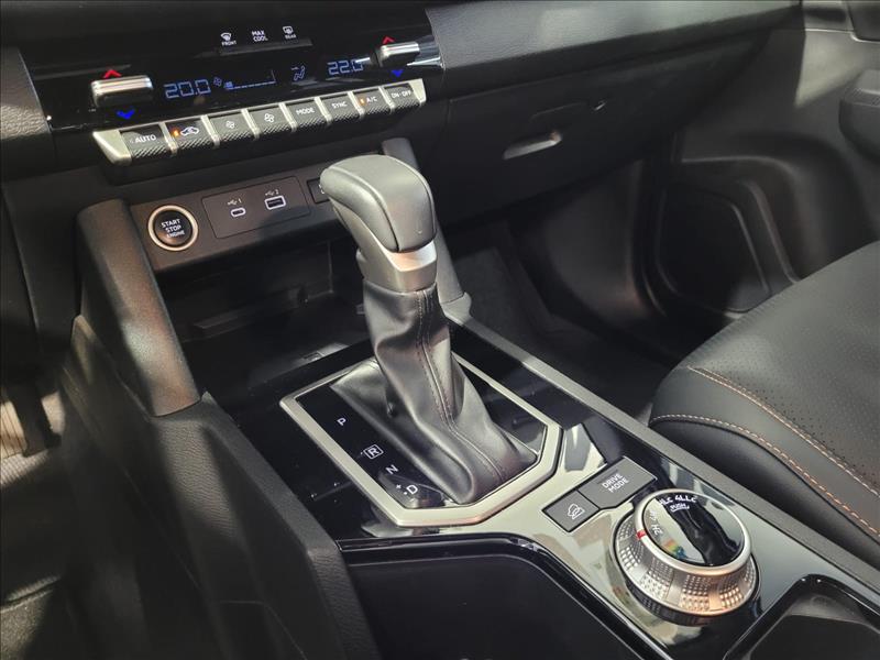 Mitsubishi-TRITON-2.4 Biturbo CD Katana 4X4