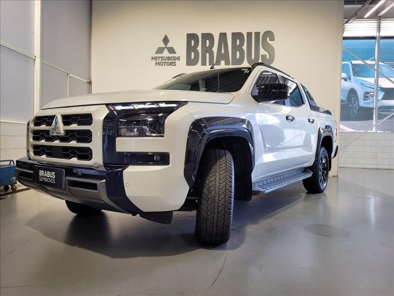 Mitsubishi-TRITON-2.4 Biturbo CD Katana 4X4
