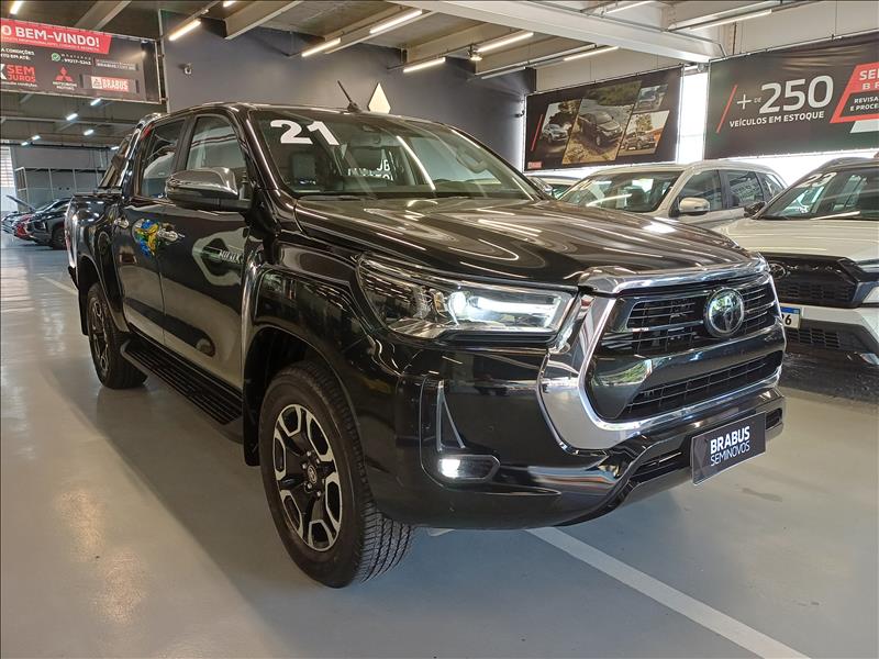 Toyota-HILUX-2.8 D-4d Turbo CD SRX 4X4
