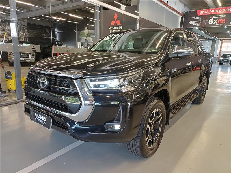 Toyota-HILUX-2.8 D-4d Turbo CD SRX 4X4