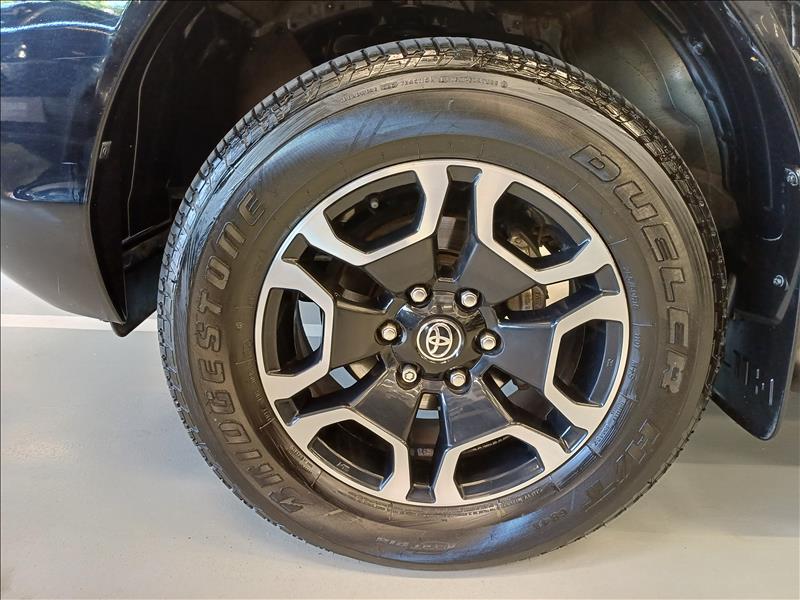 Toyota-HILUX-2.8 D-4d Turbo CD SRX 4X4
