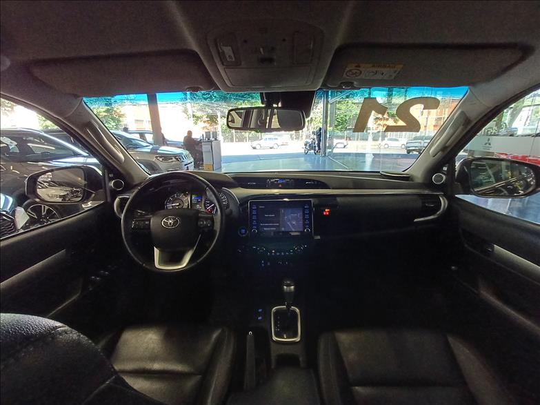 Toyota-HILUX-2.8 D-4d Turbo CD SRX 4X4