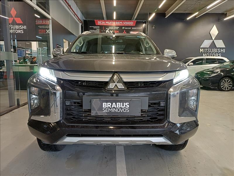 Mitsubishi-L200 TRITON-2.4 16V Turbo Sport Hpe-s CD 4X4