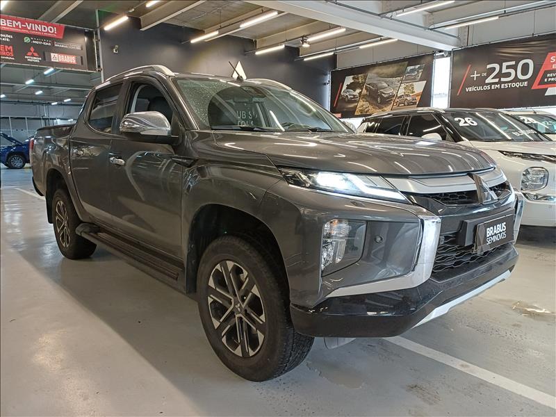 Mitsubishi-L200 TRITON-2.4 16V Turbo Sport Hpe-s CD 4X4