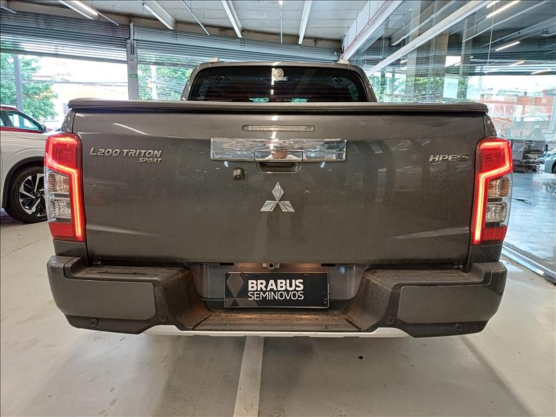 Mitsubishi-L200 TRITON-2.4 16V Turbo Sport Hpe-s CD 4X4
