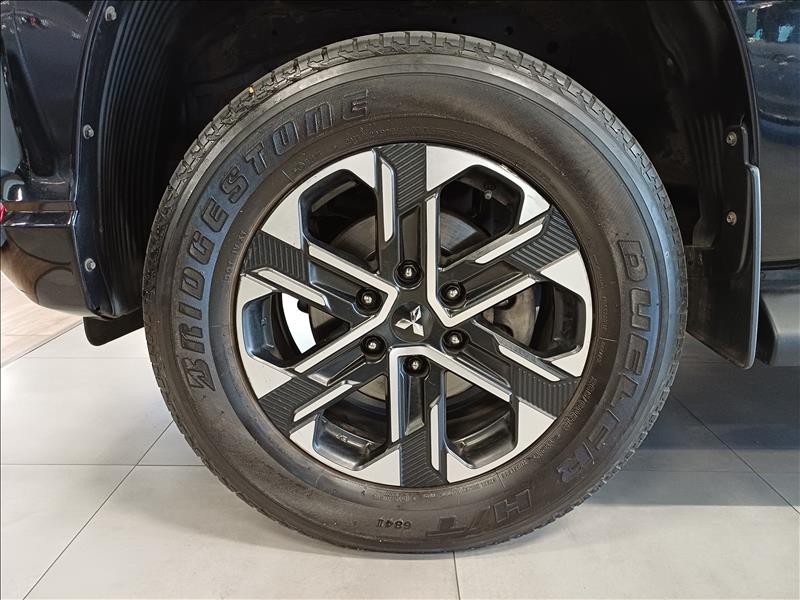 Mitsubishi-L200 TRITON-2.4 16V Turbo Sport Hpe-s CD 4X4