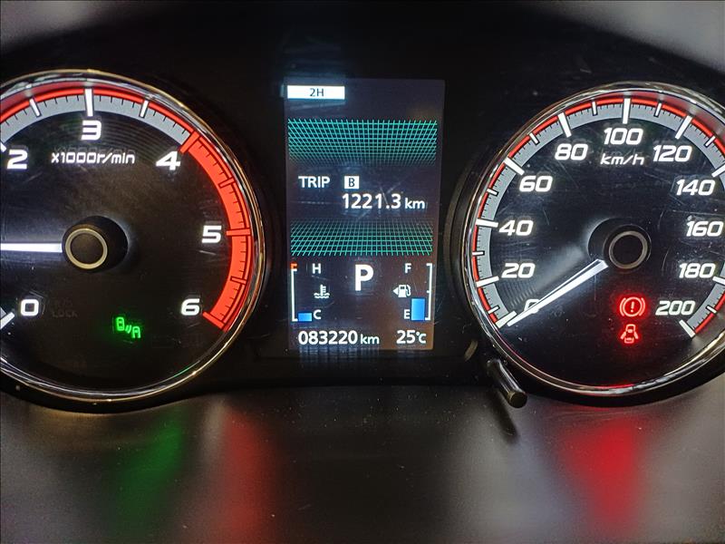 Mitsubishi-L200 TRITON-2.4 16V Turbo Sport Hpe-s CD 4X4