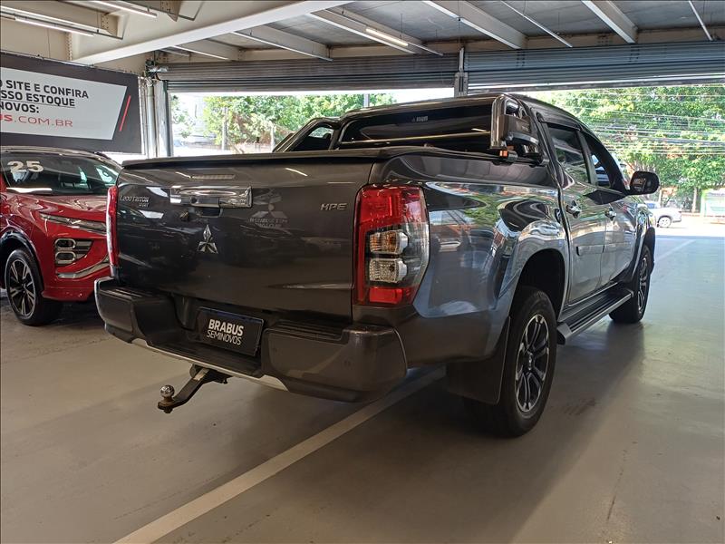 Mitsubishi-L200 TRITON-2.4 16V Turbo Sport HPE CD 4X4