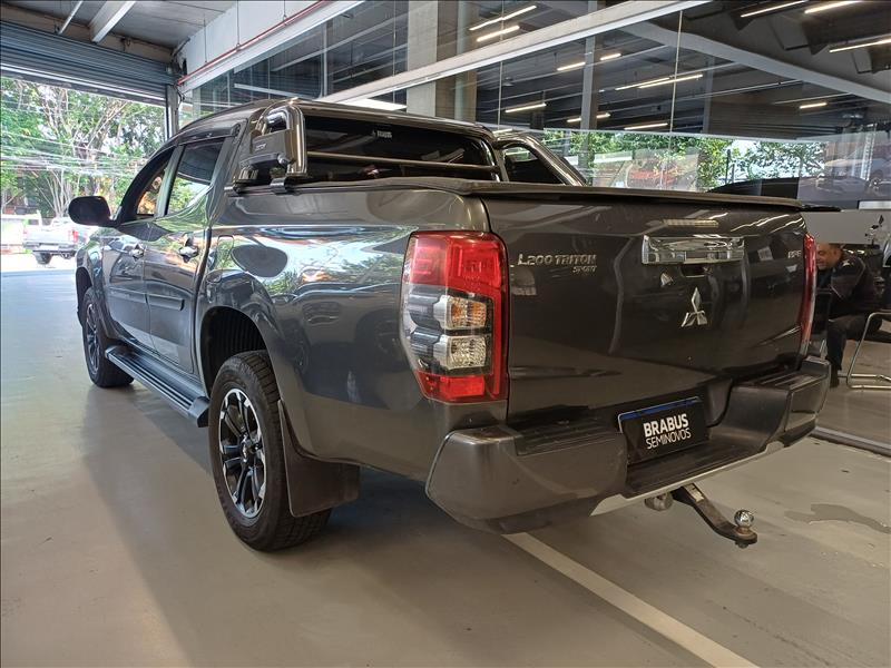 Mitsubishi-L200 TRITON-2.4 16V Turbo Sport HPE CD 4X4