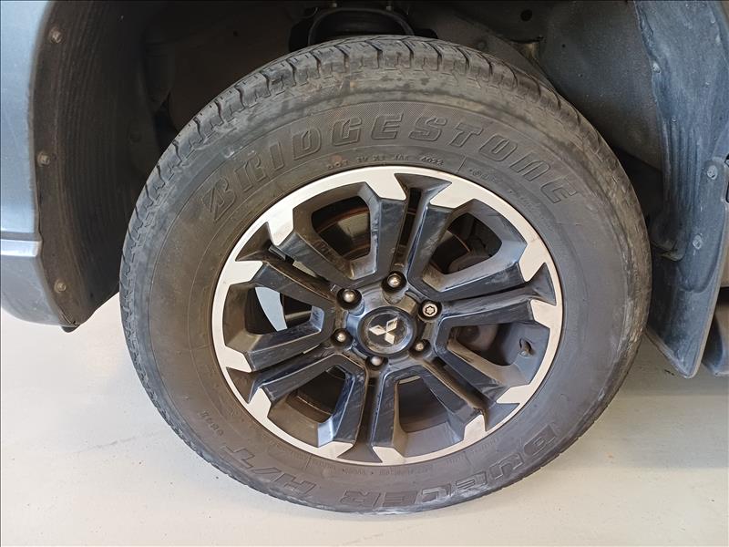 Mitsubishi-L200 TRITON-2.4 16V Turbo Sport HPE CD 4X4